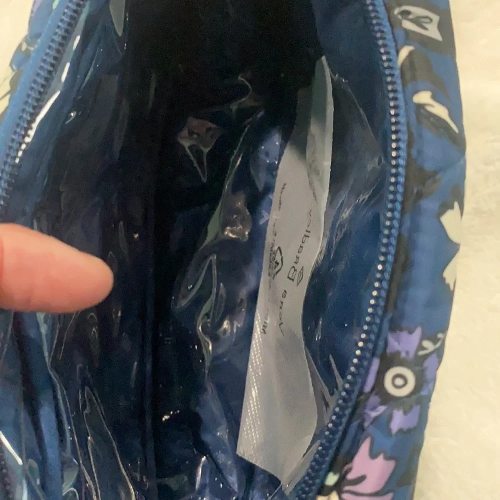 🆕Vera Bradley Ultralight Grand Cosmetic, Fleur Medallion